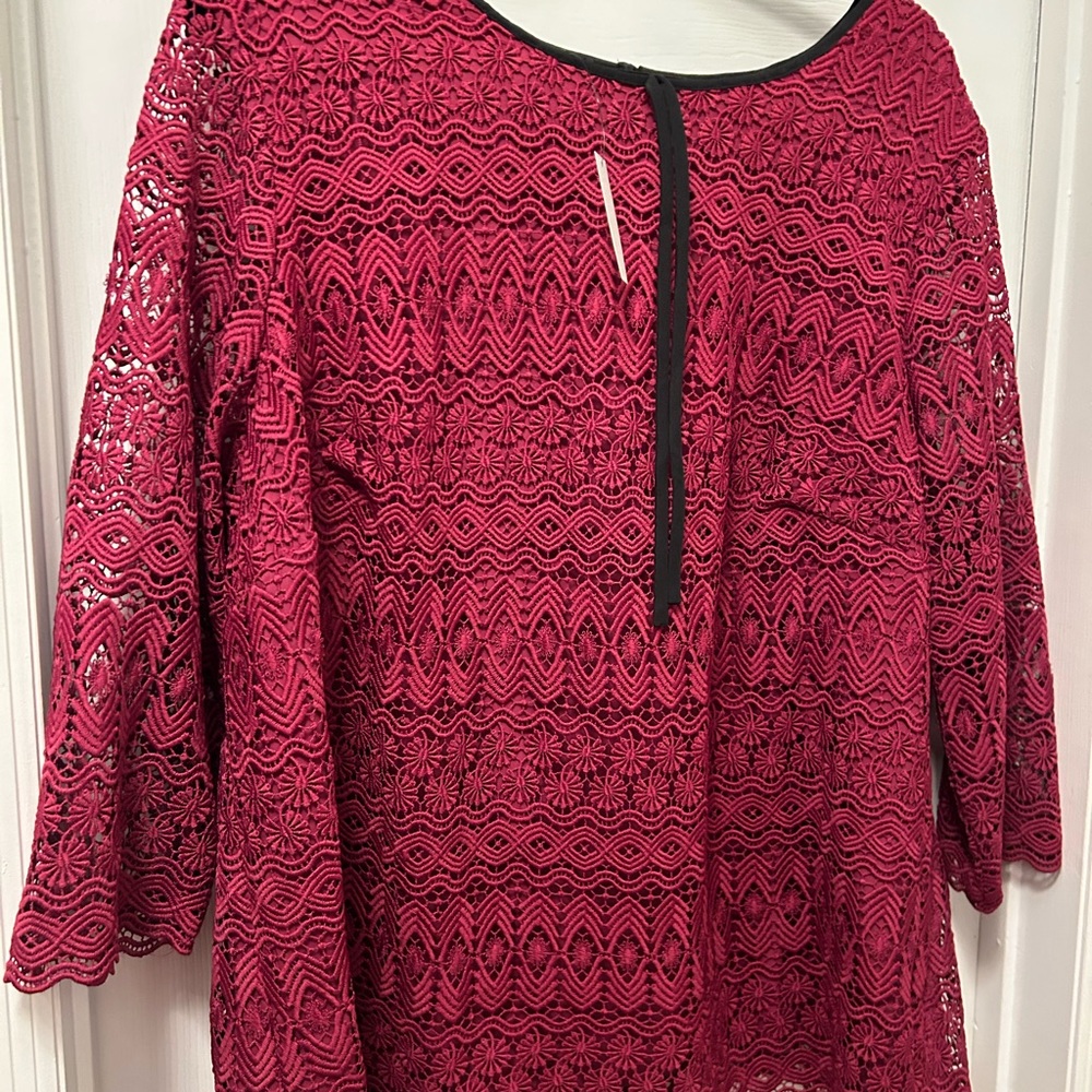 NWT TALBOTS  BURGUNDY LACE LINED TOP AND LACE 3/4 see thru